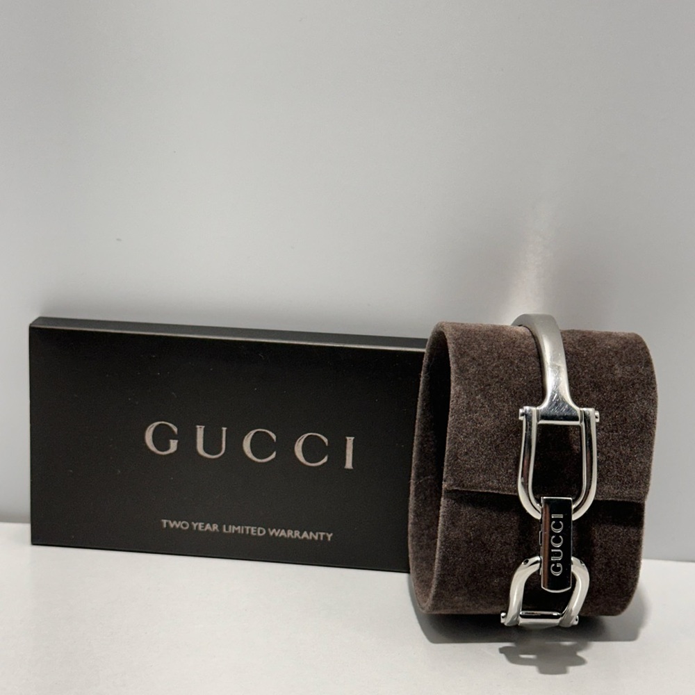 Gucci Pink Pearl Face Silver Luxury Watch - Picture 3 of 7